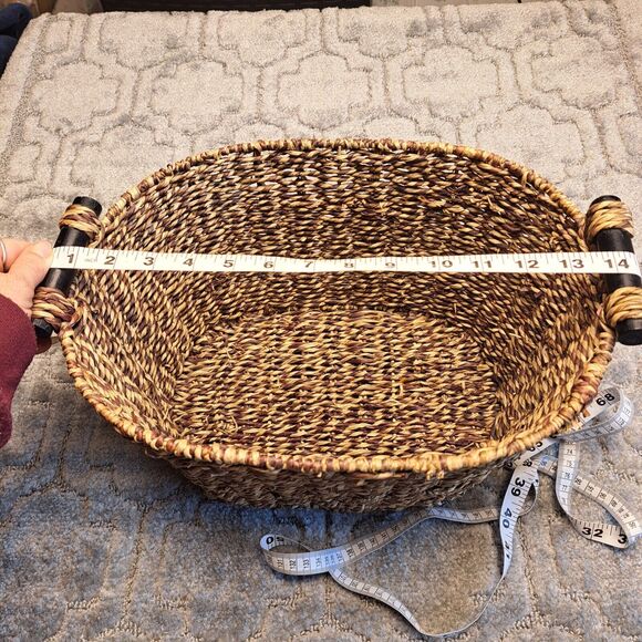 WICKER BASKET WITH WOODEN HANDLES MEDIUM TAN BROWN WOVEN OVAL WOODEN BOHO DECOR - Picture 7 of 9